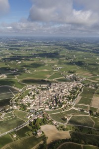 France, Gironde (33), village de Saint Emilion, classé Patrimoine Mondial de l'UNESCO (vue aérienne)