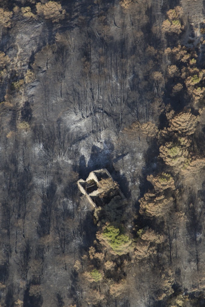 Luberon, le feu de forêt du 24 juillet 2017 entre Mirabeau et la Bastidonne. l'incendie a ravagé 1300 ha