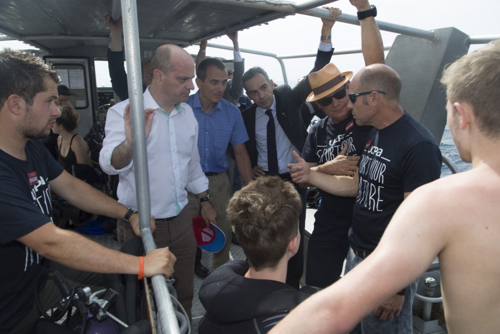 Port de Niolon, visite du centre de plongée UCPA de Niolon sur la côte Bleue de Marseille. Jean-Michel Blanquer