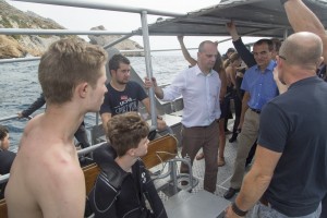 France, Bouches-du-Rhône (13), Port de Niolon, visite du centre de plongée UCPA de Niolon sur la côte Bleue de Marseille. Jean-Michel Blanquer, ministre de l’Éducation nationale, en charge des questions jeunesse au sein du gouvernement