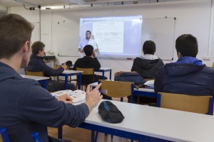 France, Bouches-du-Rhône (13), Istres, Lycée professionnel Latécoère  des Métiers des Industries de Procédés,  Formation BTS maintenance des équipements industriels ou MEI