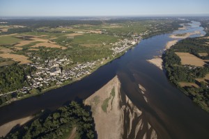 France, Maine-et-Loire (49), Montsoreau, Candes Saint Martin, bords de  Loire  (vue aérienne)