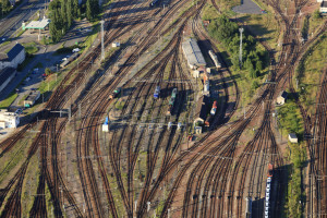 France, Yvelines (78), Trappes en Yvelines, ancienne gare de triage SNCF utilisée pour le fret et comme faisceau de voies de garage (vue aerienne)