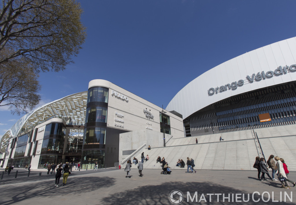 Marseille, 13008, Le Prado, centre commercial haut de gamme au pied du stade vélodrome, conçue comme une commerçante sur 4