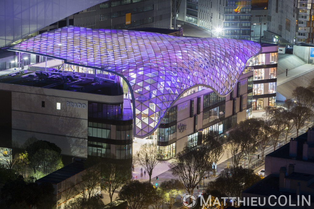 Marseille, 13008, Le Prado, centre commercial haut de gamme au pied du stade vélodrome, conçue comme une commerçante sur 4