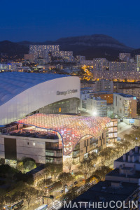 France, Bouches du Rhône (13), Marseille, 13008, Le Prado, centre commercial haut de gamme au pied du stade vélodrome, 
conçue comme une commerçante sur 4 niveaux avec une canopée en verre par les cabinets d'architecte Benoy et Didier Rogeon et Klépierre, 23000 m2, 40 boutiques dont  Les Galeries Lafayette, Repetto, Alain Figaret, Jacadi, Zara