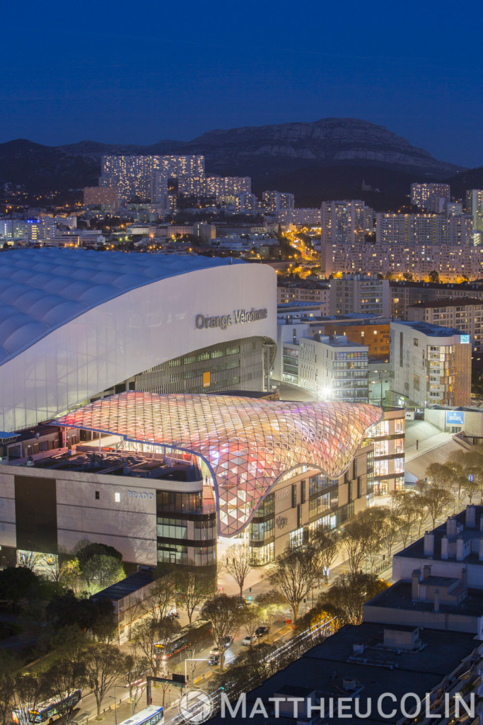 Marseille, 13008, Le Prado, centre commercial haut de gamme au pied du stade vélodrome, conçue comme une commerçante sur 4
