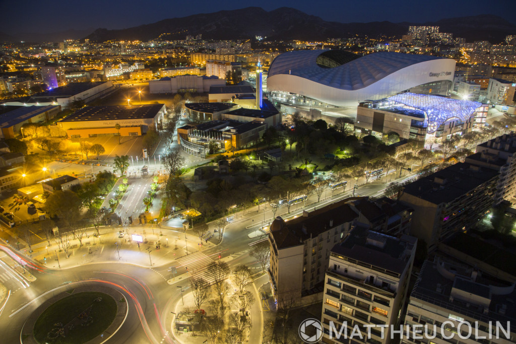 Marseille, 13008, Le Prado, centre commercial haut de gamme au pied du stade vélodrome, conçue comme une commerçante sur 4