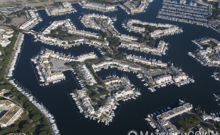 Camargue, Le Grau-du-Roi, Port-Camargue, le plus grand port de plaisance d'Europe (vue aérienne)