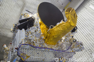 France, Alpes-Maritimes (06), Cannes, Thales Alenia Space, intégration de satellite civil et militaire de télécoms et d'observation radar et optique, salle propre ou salle blanche ISO 8, chambre anéchoïque ou chambre sourde pour essais d'émission et réception