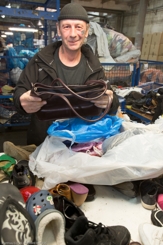 Marseille, Le Relais, entreprise de collecte et de tri , de valorisation et de recyclage (friperie, isolant) de textile