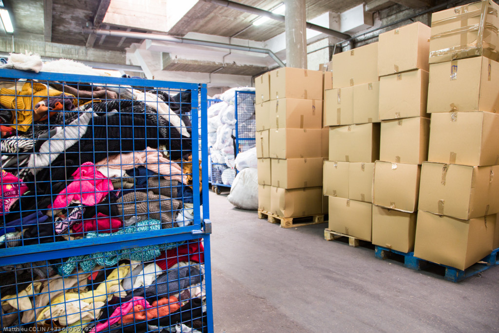 Marseille, Le Relais, entreprise de collecte et de tri , de valorisation et de recyclage (friperie, isolant) de textile