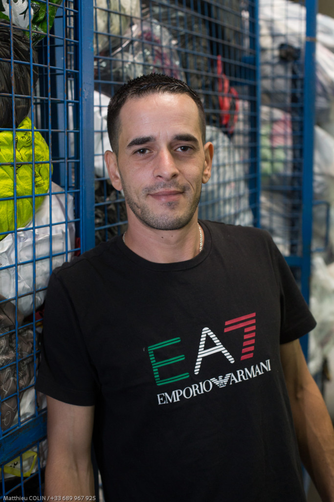 Marseille, Le Relais, entreprise de collecte et de tri , de valorisation et de recyclage (friperie, isolant) de textile