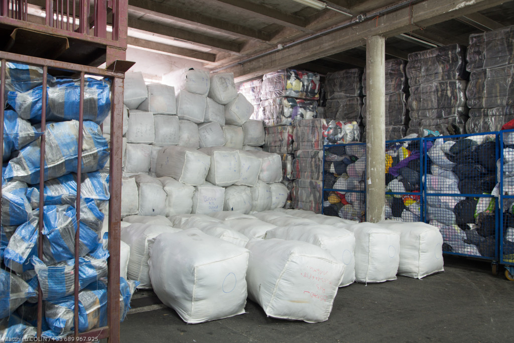 Marseille, Le Relais, entreprise de collecte et de tri , de valorisation et de recyclage (friperie, isolant) de textile