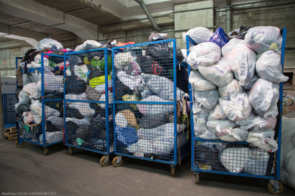 Marseille, Le Relais, entreprise de collecte et de tri , de valorisation et de recyclage (friperie, isolant) de textile