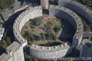 France, Val de Marne (94), Créteil, Quartier du Palais, Montaigut, immeuble en cercle ou rond (vue aérienne)