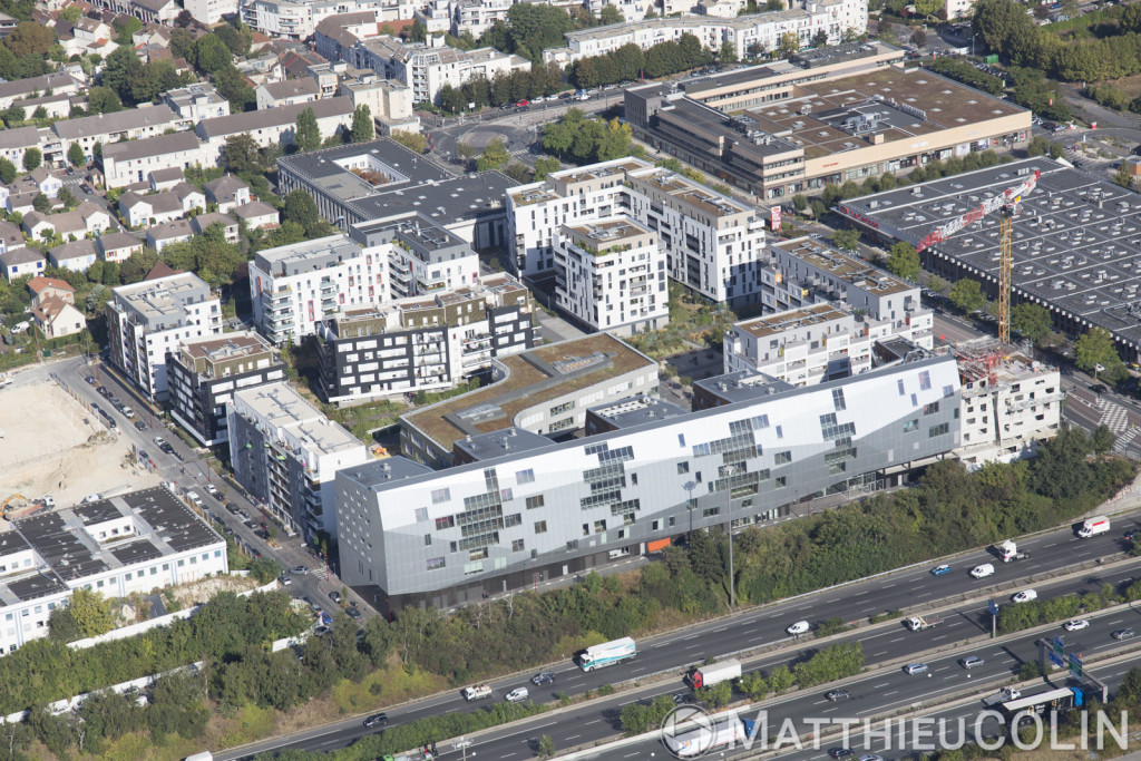 Fresnes, la Ceriseraie, Avenue de la Cerisaie, Rue Juliette Drouet, Rue de Montjean et autoroute A6A (vue aérienne)