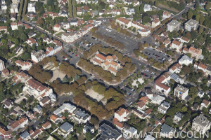 France, Val de Marne (94), Saint Maur des Fossés, quartier le parc, église Notre Dame du Rosaire  (vue aérienne)