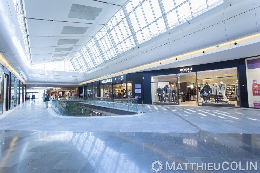 Boutique Boggi Milano Terrasses du Port – photo 10