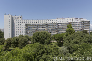 France, Bouches du Rhône (13), Marseille, le grand et le petit Trioulet, résidence de logement social géréz par 13 Habitat et rénovéz par STO facade, entreprise applicatrice  Marteau (vue aérienne)