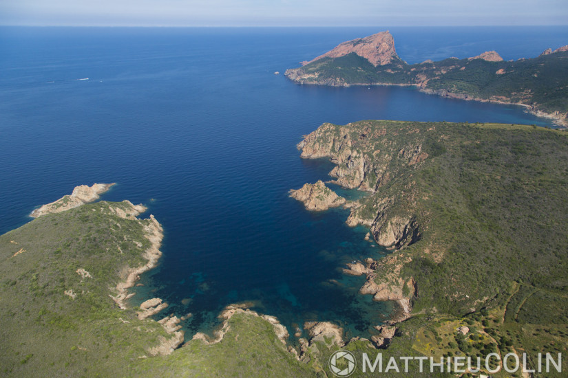 Piana, capo Rosso ou  Capu Rossu, site naturel classé au patrimoine mondial de l'Unesco, anse de Palo ou Palu (vue aérienne)