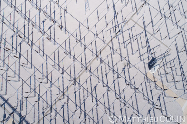 Poste électrique, aiguilles, distribution d’électricité, départ de ligne à haute tension (vue aérienne)