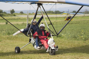 France, Var (83), Pourrières, base Ulm, Association Vol Sainte Victoire, Ela in the Air, week-end organisé par ELA, association de plus de 220 familles, toutes touchées par les leucodystrophies, maladie génétique rare qui entraîne une dégénérescence du cerveau. Vol en ULM multiaxe et pendulaire