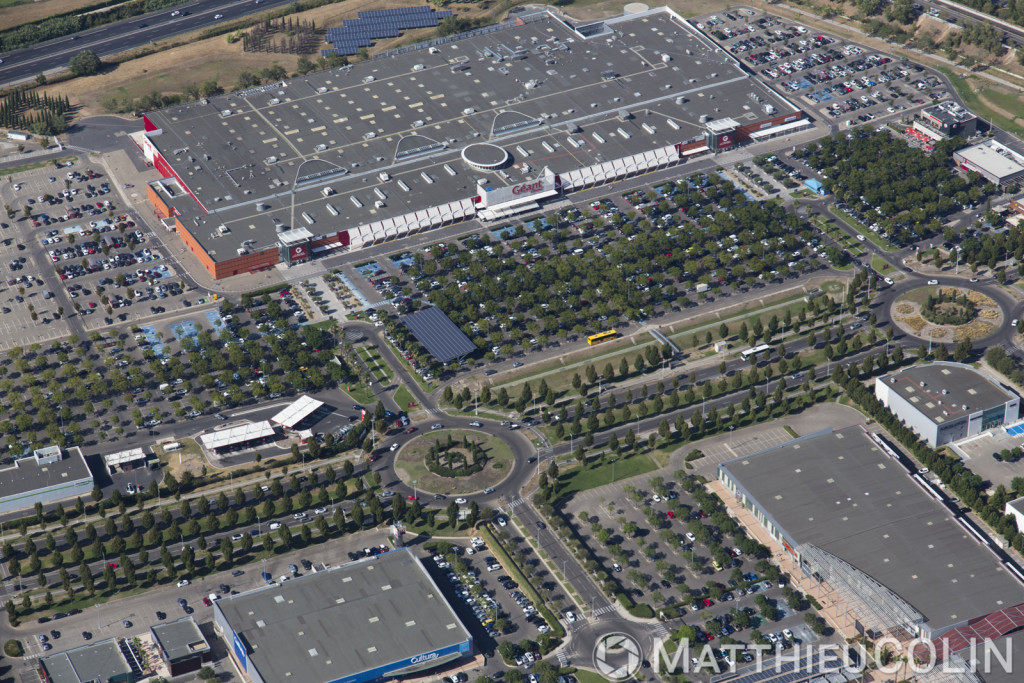 Nîmes, Zac du mas des Vignolles, Cap Costières, hypermaché Géant Casino et centre commercial Carré Sud