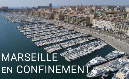 France, Bouches-du-Rhône (13), Marseille,  Vieux port, quai du port, la Mairie et le quartier du Panier (vue aérienne)