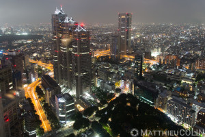 Japon, île de Honshu, région de Kanto, Tokyo, Quartier d'affaires de Shinjuku vu depuis la City Hall Tower II, siège du gouvernement métropolitain de Tokyo ou Tokyo Metropolitan Government Building//Japan, Honshu Island, Kanto region, Tokyo, Shinjuku business district seen from the City Hall Tower II, seat of the Tokyo Metropolitan Government or Tokyo Metropolitan Government Building