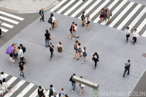 Japon, île de Honshu, région de Kanto, Tokyo, quartier de Ginza, carrefour et passage piéton//Japan, Honshu Island, Kanto region, Tokyo, Ginza district, crossroads and pedestrian crossing