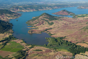 France, Hérault (34), Liausson et Clermont-l'hérault, lac du Salagou et la ruffe, roche rouge (vue aérienne)//France, Hérault (34), Liausson and Clermont-l'hérault, Lac du Salagou and La Ruffe, red rock (aerial view)