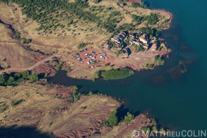 France, Hérault (34), Celles, lac du Salagou et la ruffe, roche rouge (vue aérienne)//France, Herault (34), Celles, Lac du Salagou and La Ruffe, red rock (aerial view)