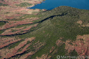 France, Hérault (34), Liausson et Clermont-l'hérault, lac du Salagou et la ruffe, roche rouge (vue aérienne)//France, Hérault (34), Liausson and Clermont-l'hérault, Lac du Salagou and La Ruffe, red rock (aerial view)