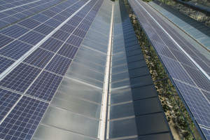 France, Bouches-du-Rhone, Boulbon,  serre solaire  photovoltaique Urbasolar (vue aerienne)