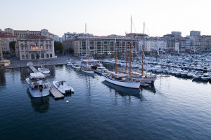 France, Bouches-du-Rhône (13), Marseille,  le Vieux Port et la Mairie de Marseille (vue aérienne)