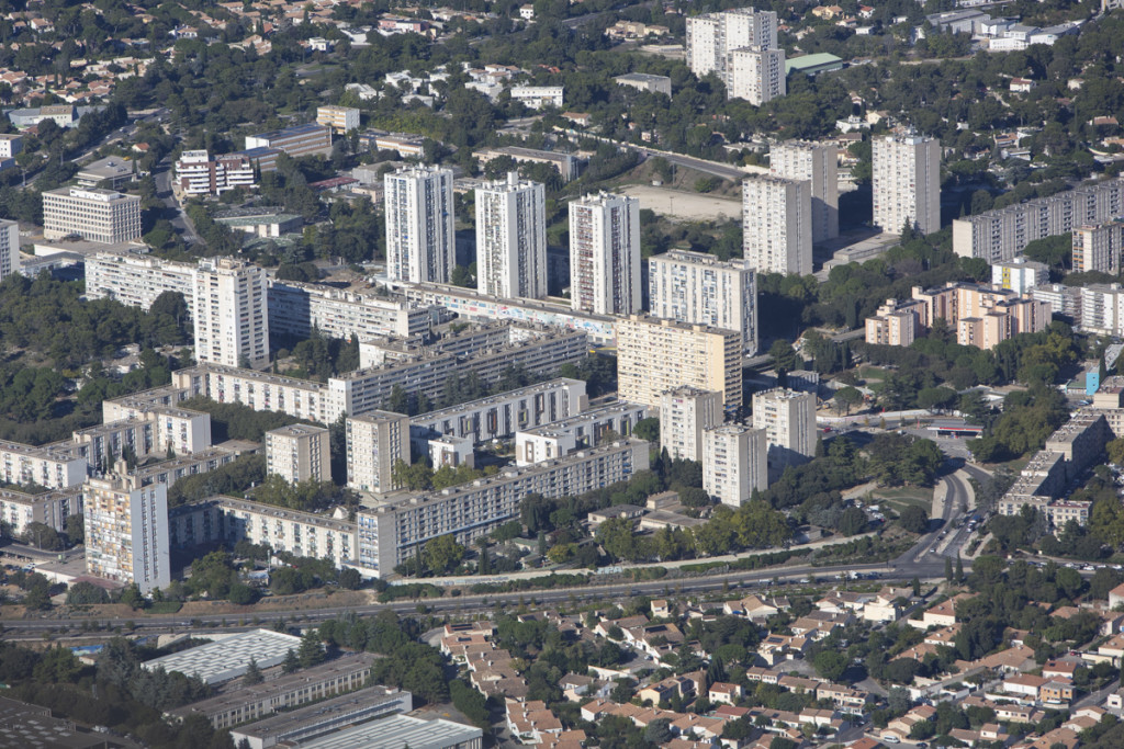 France, Gard (30), Nîmes, quartier Pissevin et Valdegour (vue aérienne)