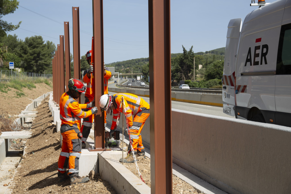 France, Var (83), Chantier AER d'écrans acoustiques pour ESCOTA.