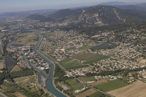 France, Alpes-de-Haute-Provence, Villeneuve (04180), Canal EDF, Les majistelles (vue aérienne)